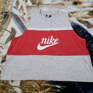 Nike muscle tank XL semi cropped